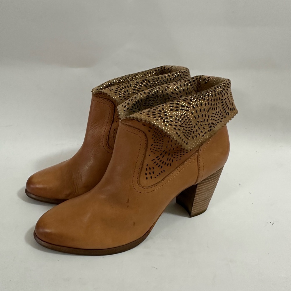 UGG booties size 9.5 - Picture 14 of 15
